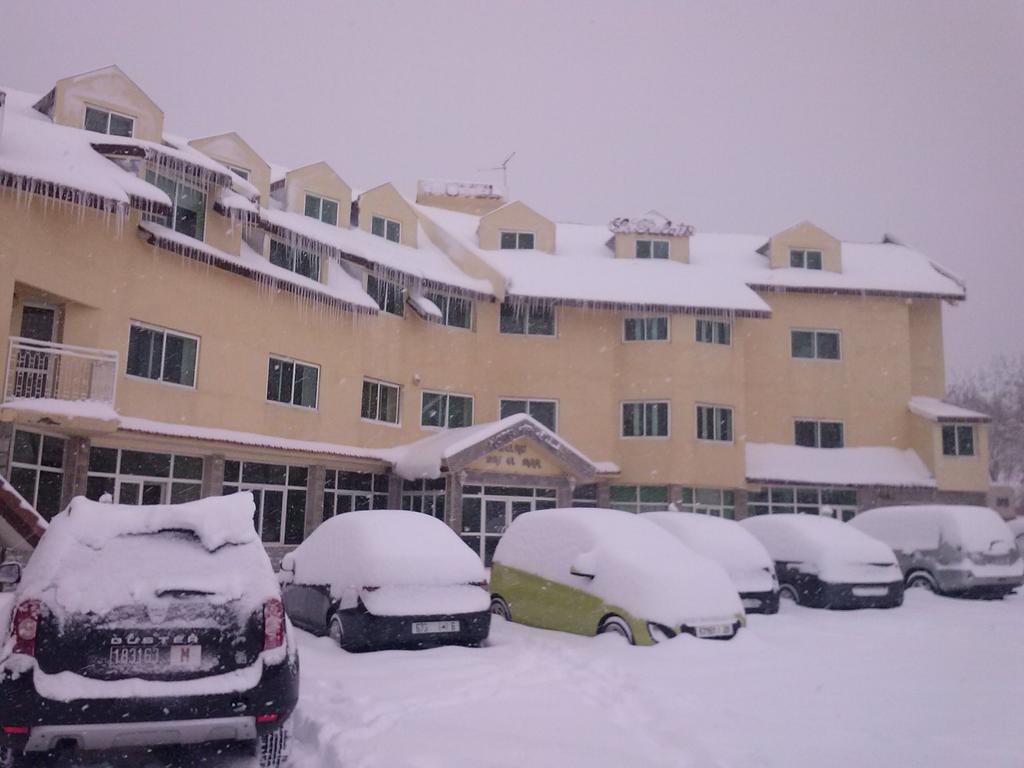 Hôtel Relais Ras El Maa Ifrane  Extérieur photo